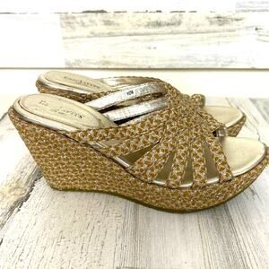 Eric Javits Womens 10 Edy Gold Leather Wedge Sandals Slip-On Open Toe Shoes